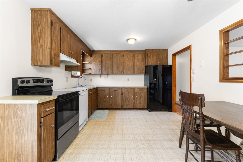 62 Meadow Road Spencer, MA 01562 - Photo 9 of 17 Gallery Image 9