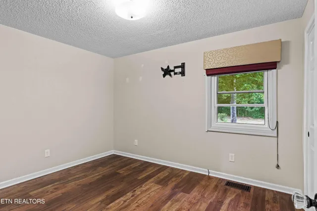 $379,000 | 121 Yona Way, Loudon, TN 37774