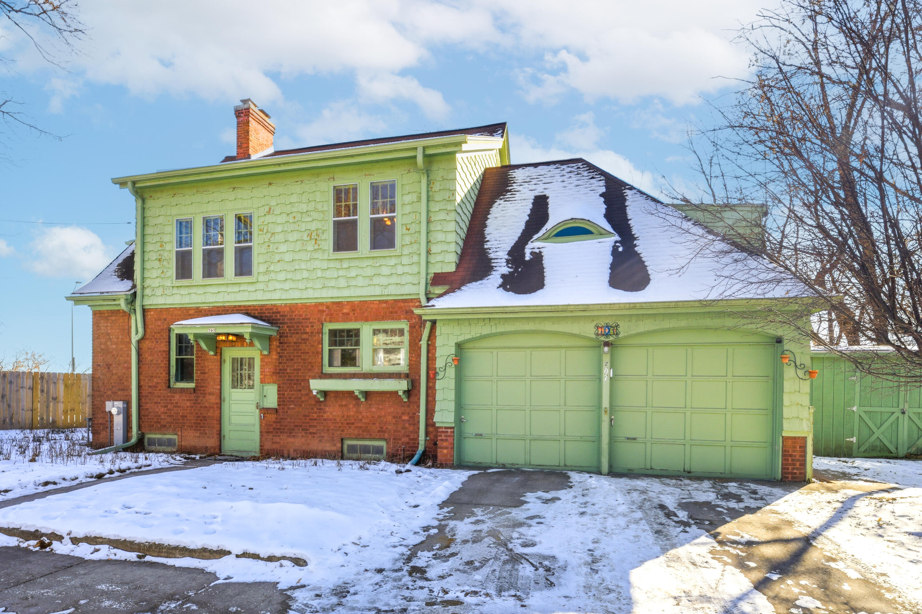 707 West Front Street Appleton, WI 54914 - Photo 2 of 35 Photo-1