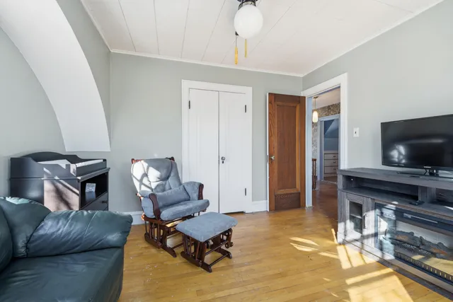 $319,000 | 707 West Front Street, Appleton, WI 54914