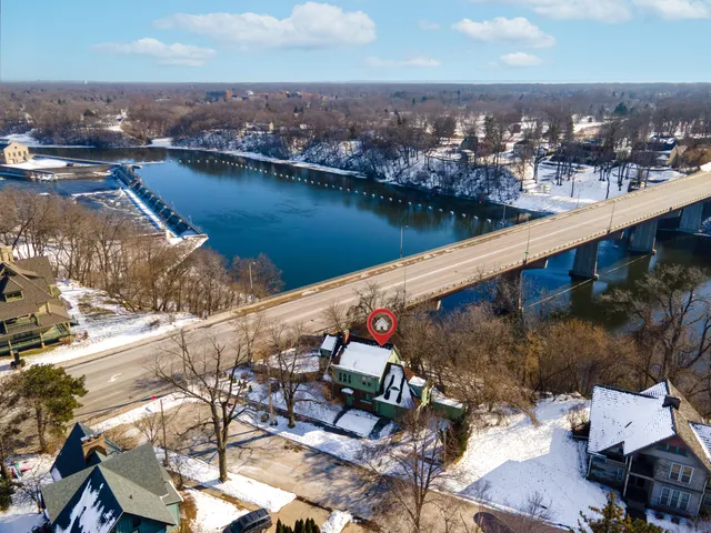 $319,000 | 707 West Front Street, Appleton, WI 54914