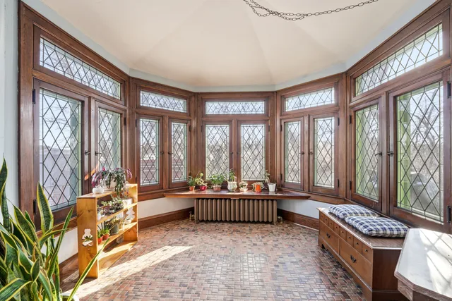 $319,000 | 707 West Front Street, Appleton, WI 54914