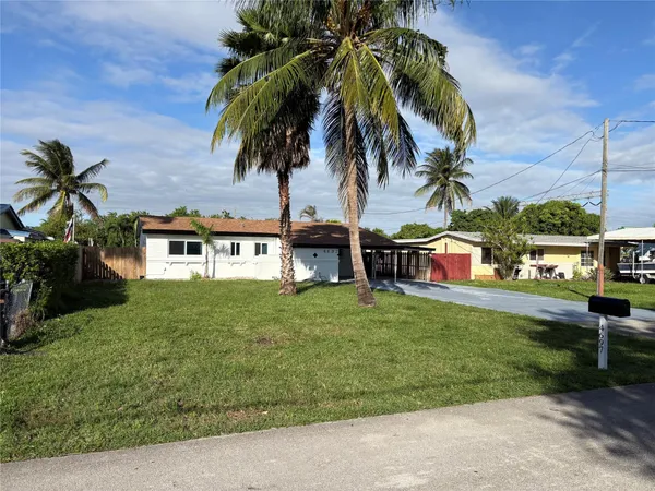 $4,250 | 4697 Southwest 35th Avenue, Fort Lauderdale, FL 33312
