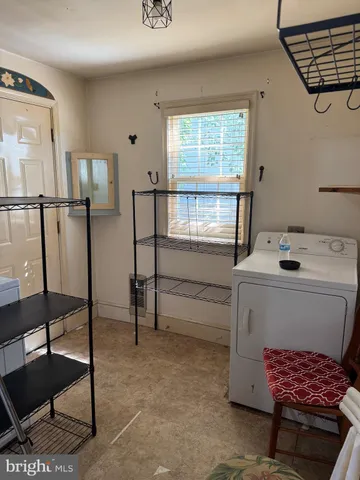 $115,000 | 72 Maryland Avenue, Crisfield, MD 21817