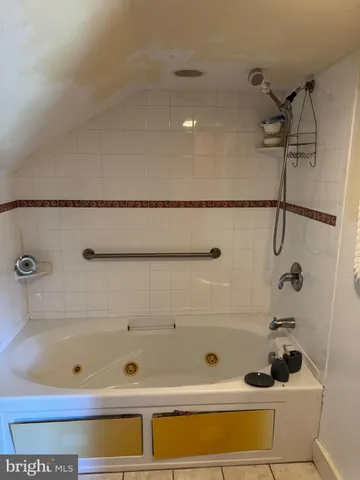 $115,000 | 72 Maryland Avenue, Crisfield, MD 21817