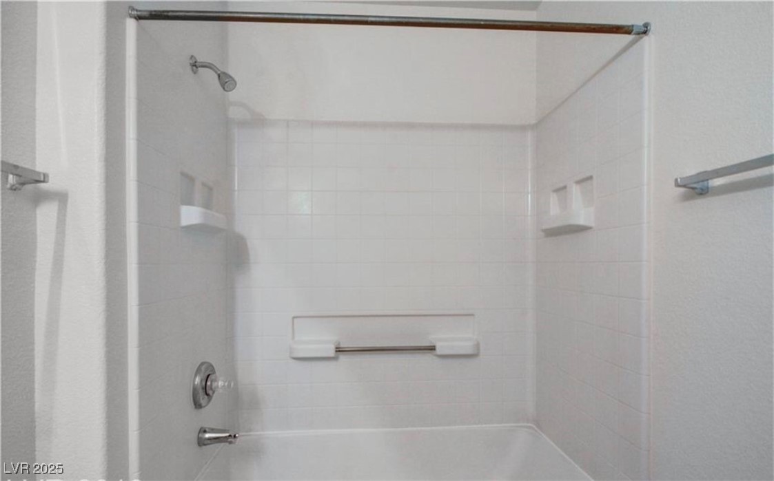 3318 North Decatur Boulevard, Unit 2103 Las Vegas, NV 89130 - Photo 13 of 20 Full bath featuring washtub / shower combination
