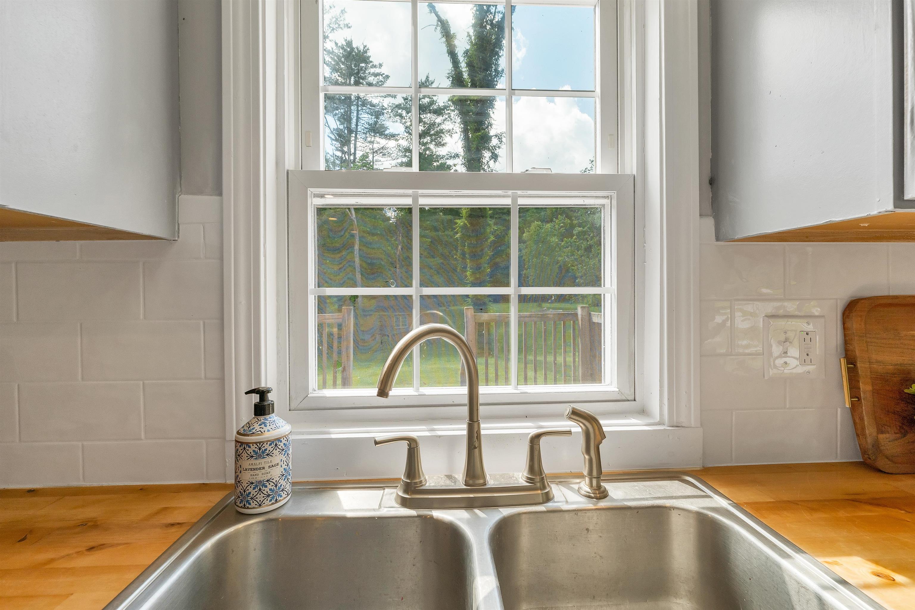 93 Gulf Road Derry, NH 03038 - Photo 18 of 47