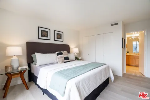 $899,000 | 2160 Century Park East, Unit 1112, Los Angeles, CA 90067