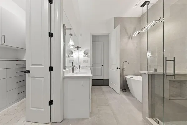 $575,000 | 8616 Turtle Creek Boulevard, Unit 412, Dallas, TX 75225