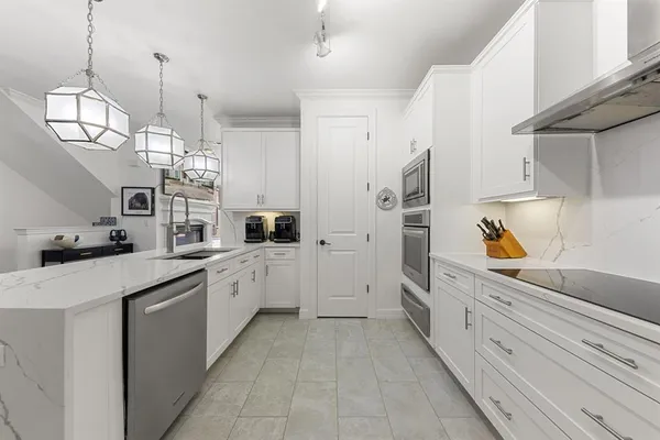 $575,000 | 8616 Turtle Creek Boulevard, Unit 412, Dallas, TX 75225