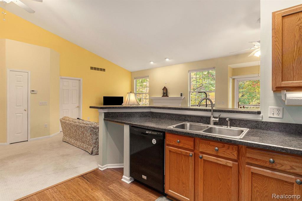 2673 Ravineside South Howell, MI 48843 - Photo 11 of 28