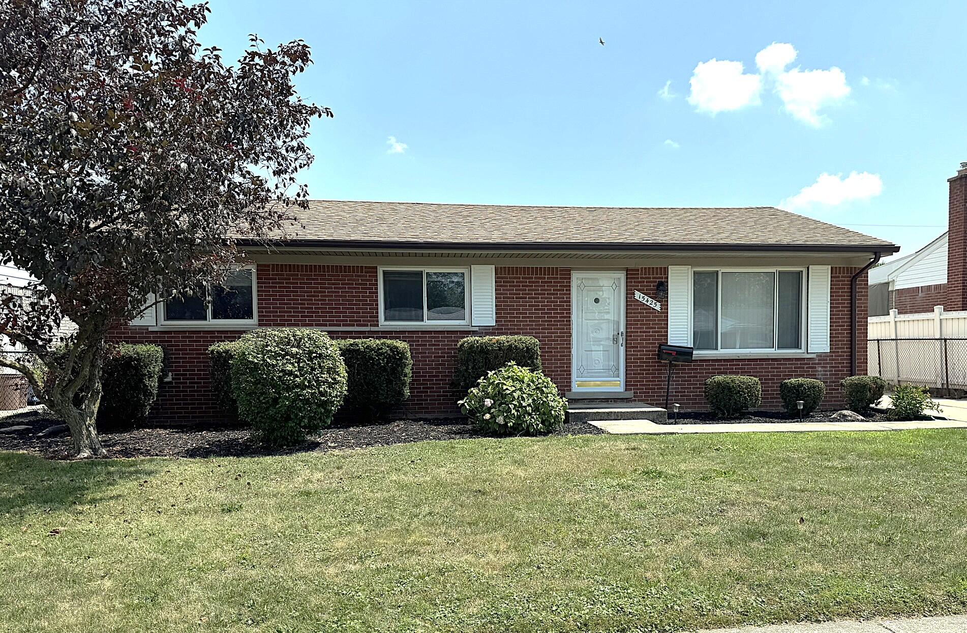 15425 Leader Taylor, MI 48180 - Photo 1 of 29 Exterior 1