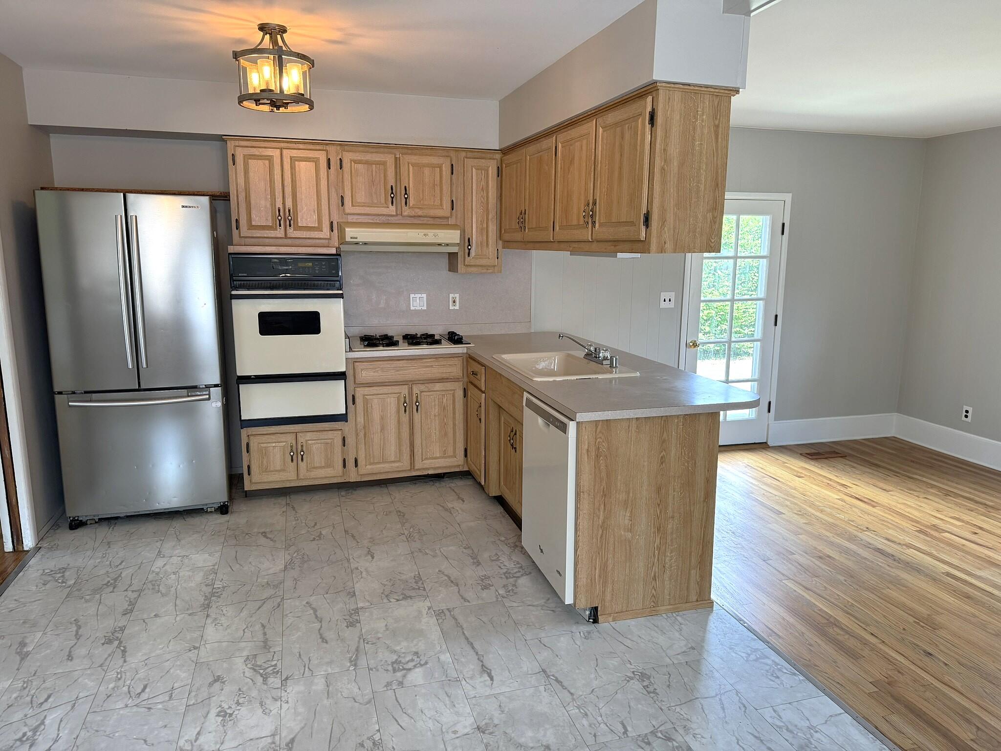 15425 Leader Taylor, MI 48180 - Photo 11 of 29 Kitchen 1