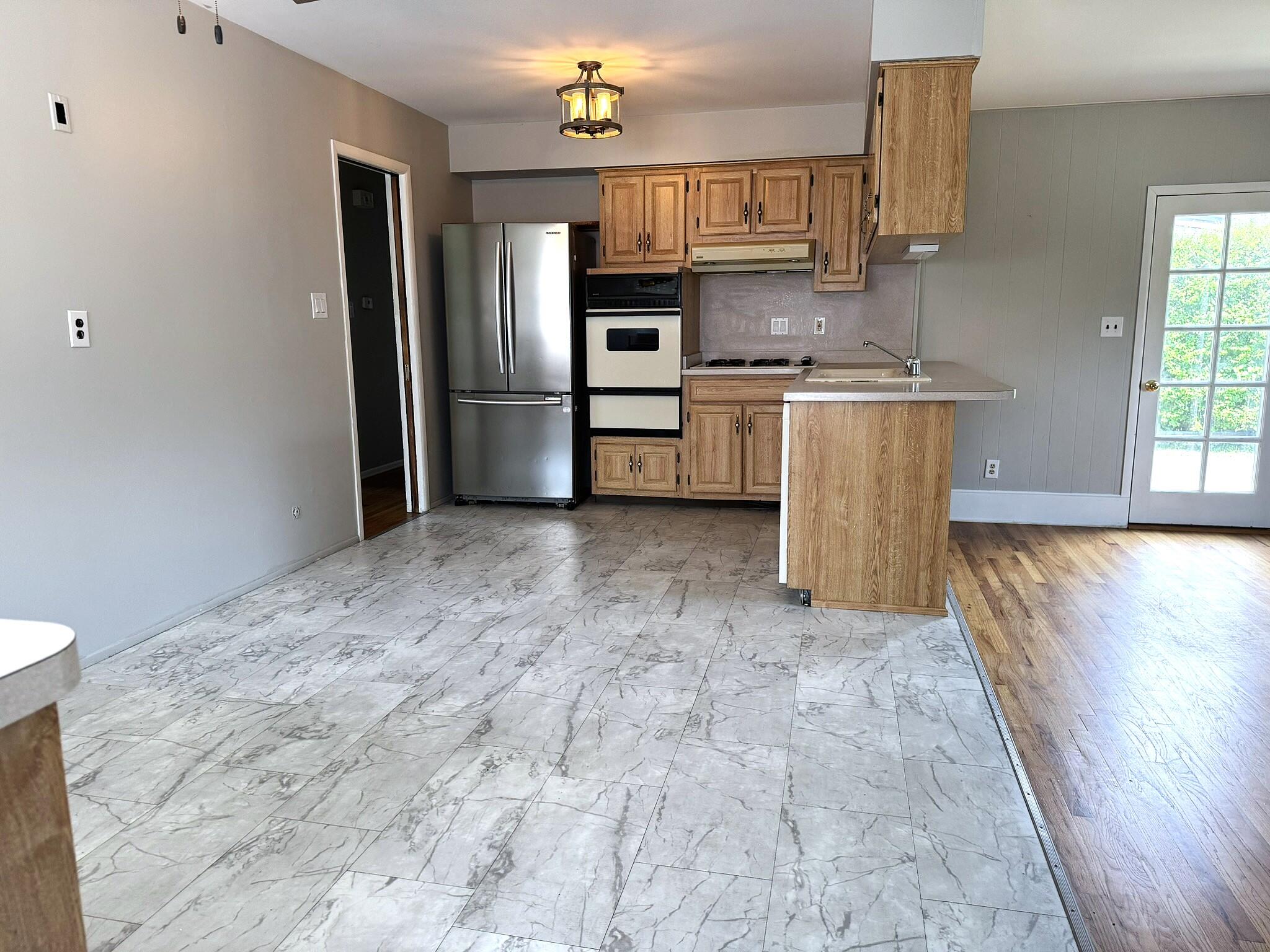 15425 Leader Taylor, MI 48180 - Photo 12 of 29 Kitchen 5