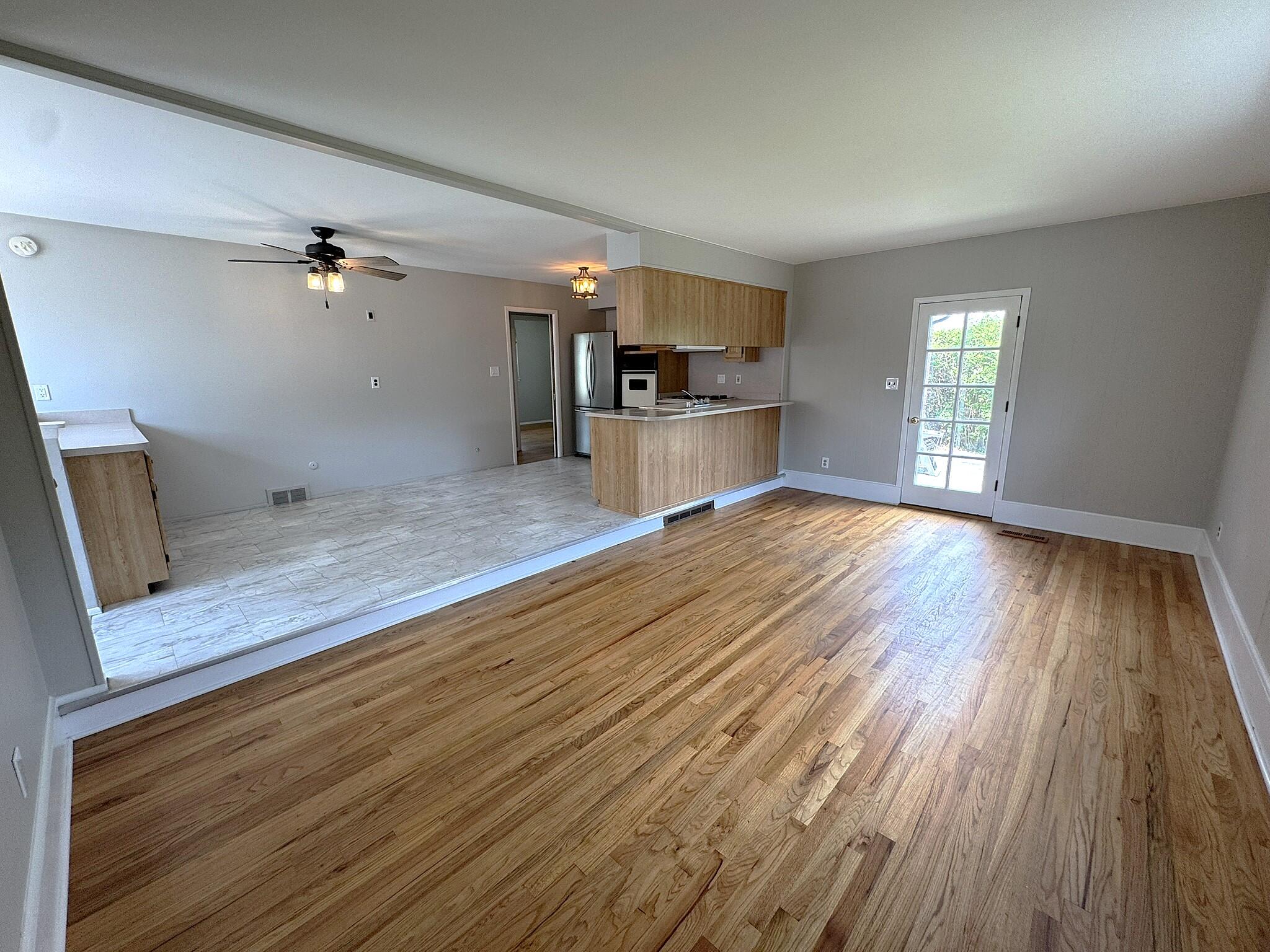 15425 Leader Taylor, MI 48180 - Photo 14 of 29 Family Room 2