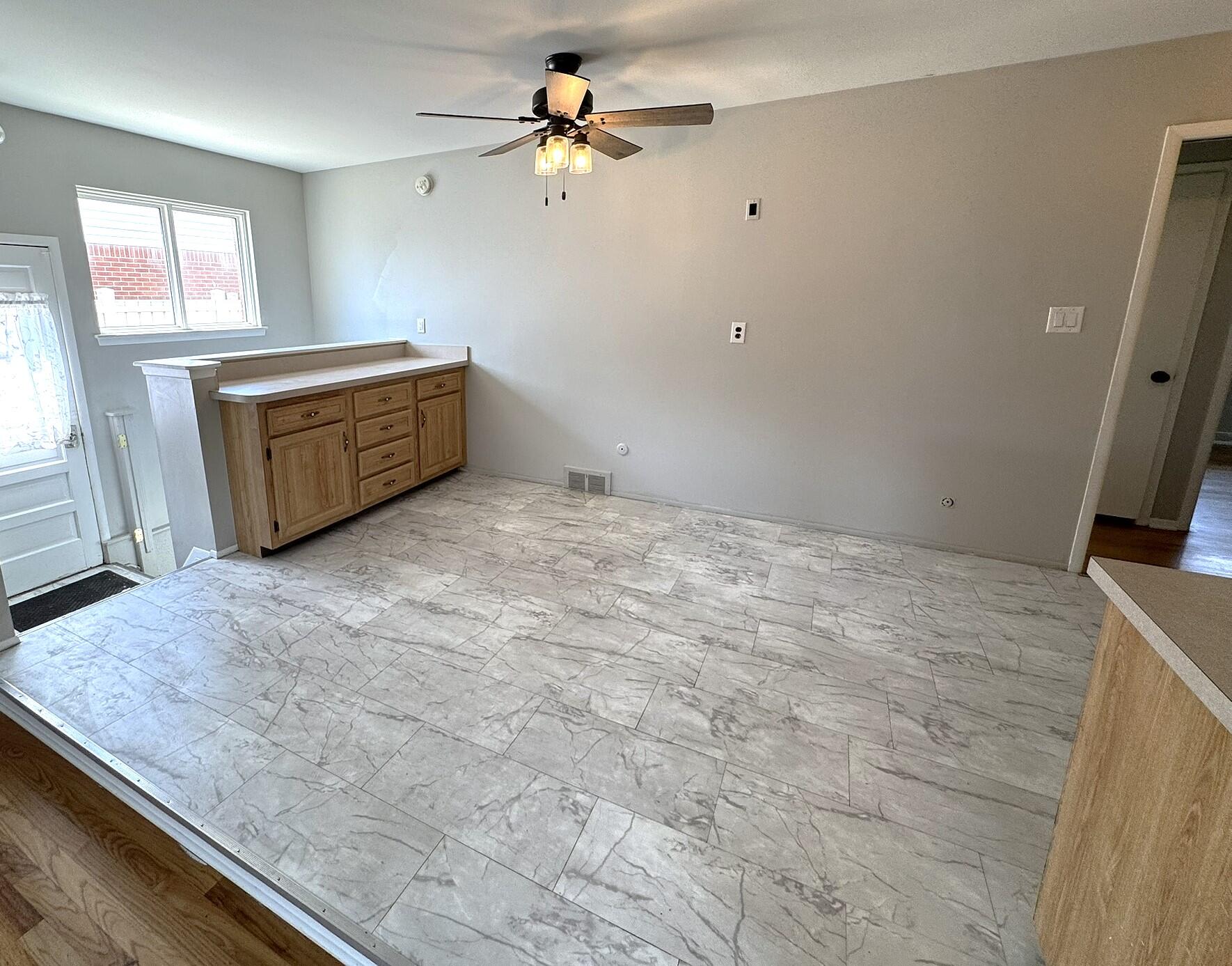 15425 Leader Taylor, MI 48180 - Photo 17 of 29 Dining Room