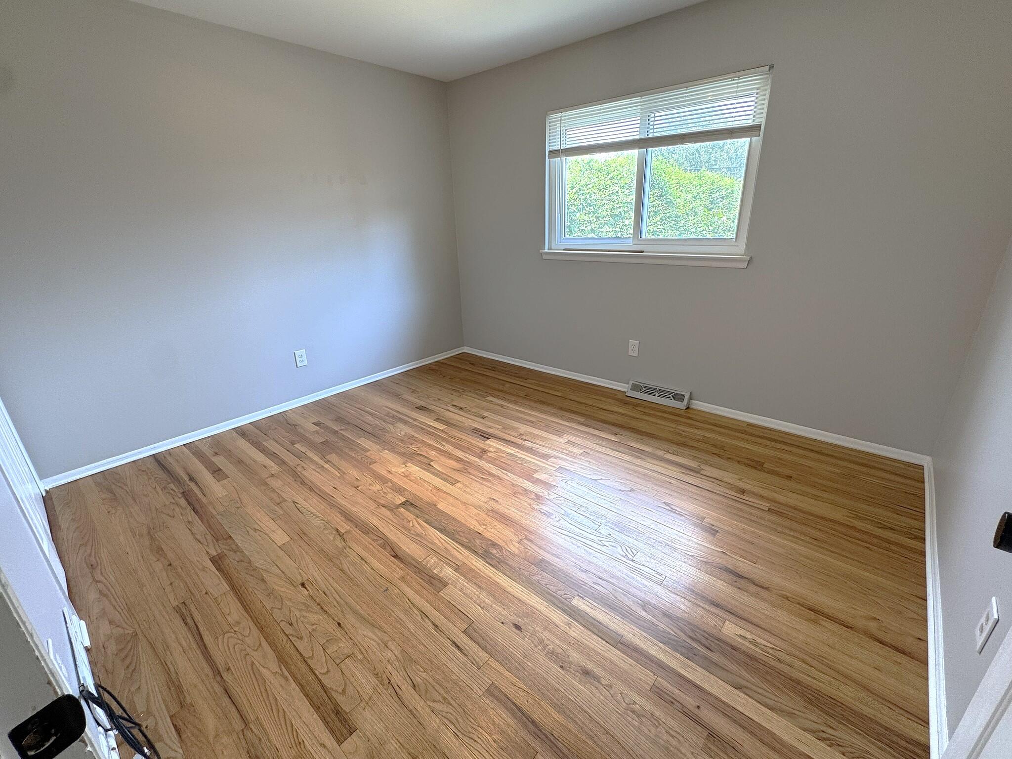 15425 Leader Taylor, MI 48180 - Photo 25 of 29 Bedroom 3-5