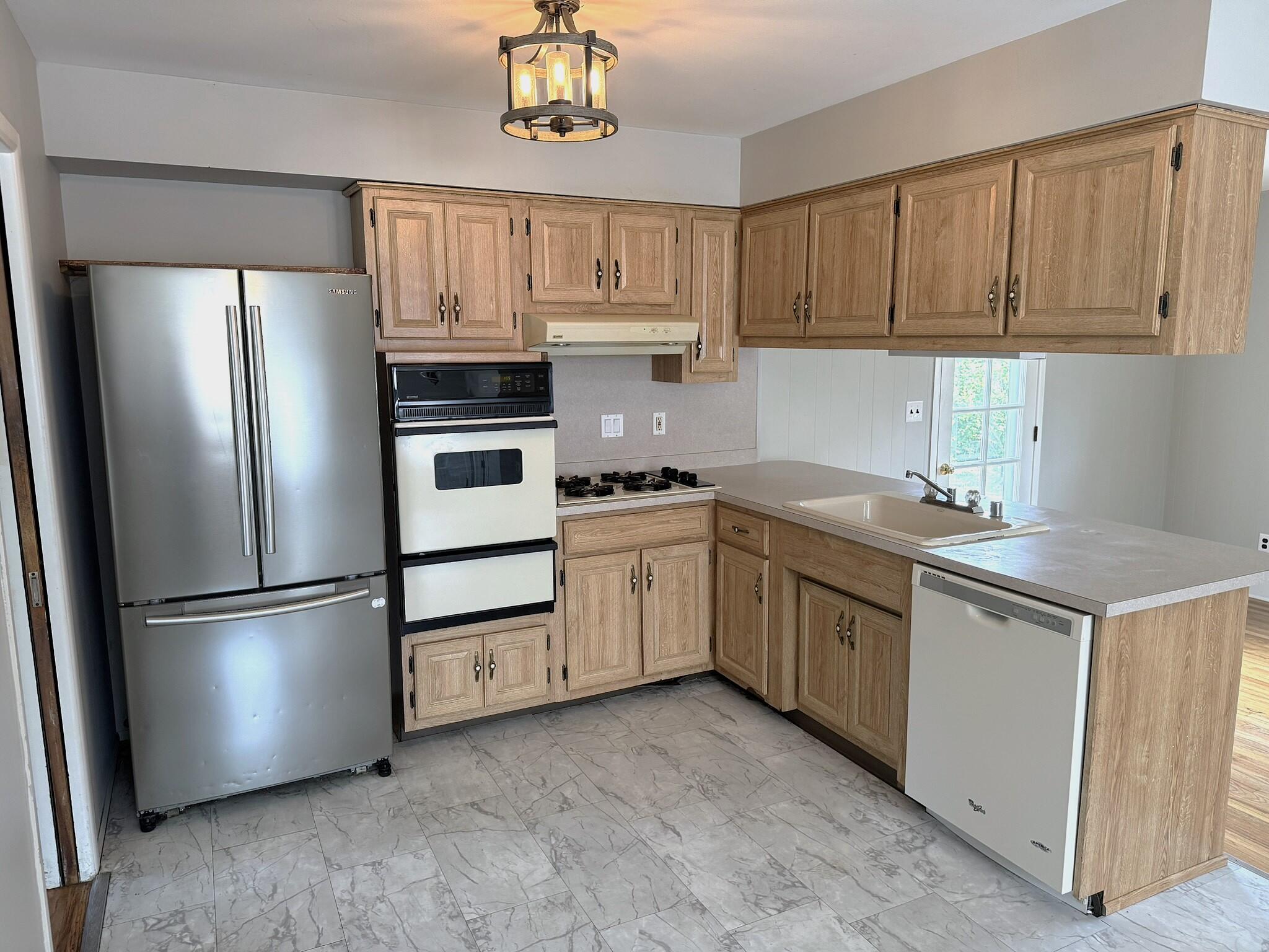 15425 Leader Taylor, MI 48180 - Photo 10 of 29 Kitchen 4