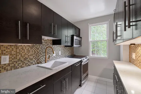 $385,000 | 6 Ashby Street, Unit C, Alexandria, VA 22305