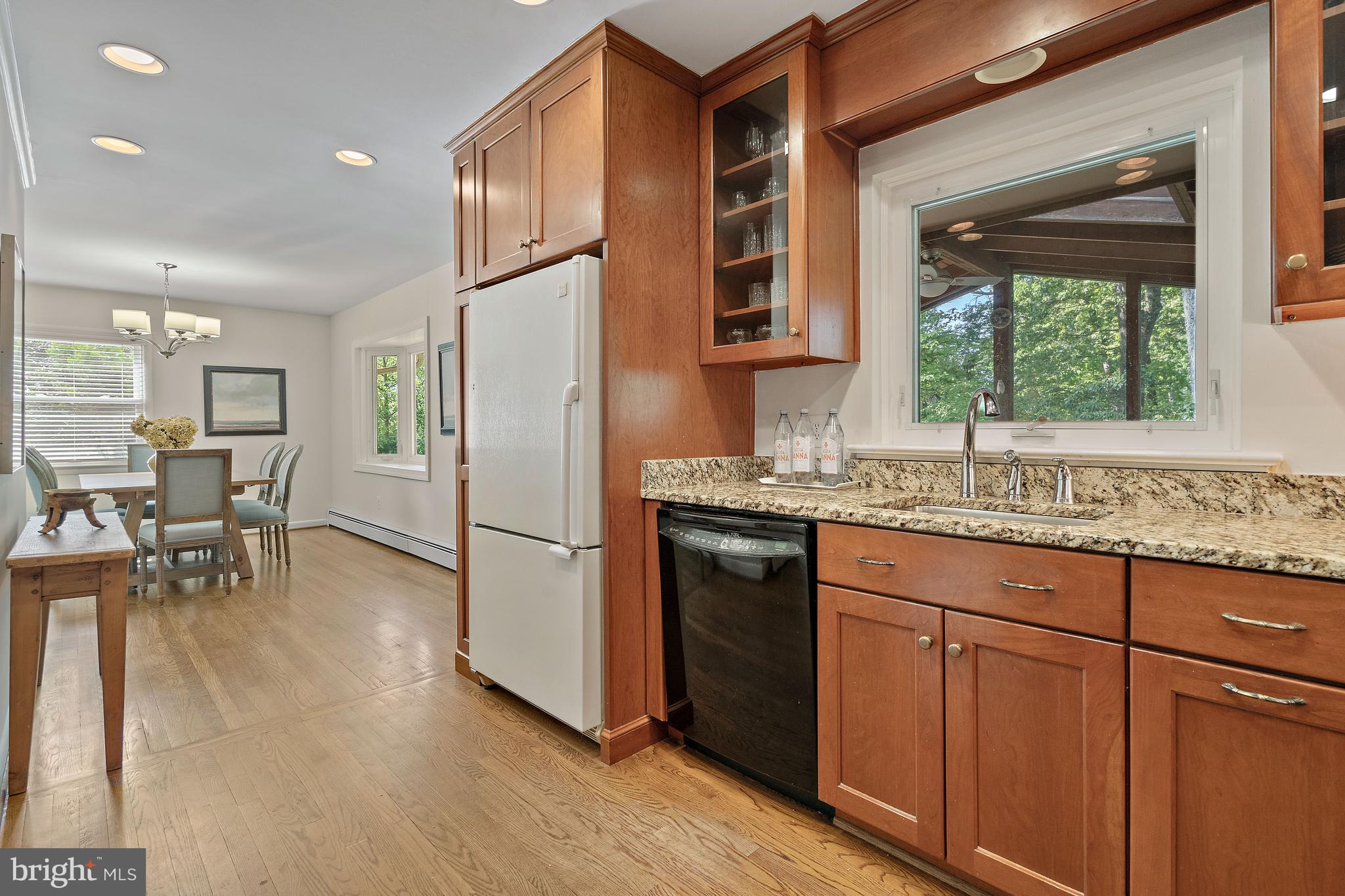 7209 Gordons Road Falls Church, VA 22043 - Photo 6 of 33 Gourmet Kitchen