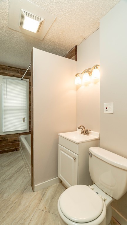 556 Springfield Street Chicopee, MA 01013 - Photo 10 of 26 Gallery Image 10