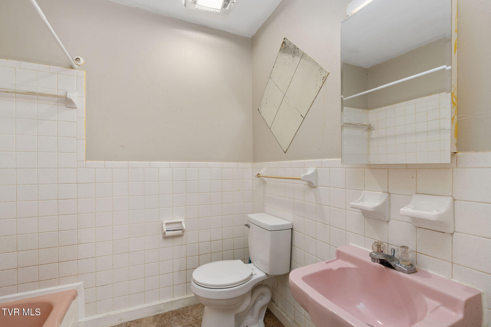 4033 Harbor Chapel Road, Unit 1 Kingsport, TN 37664 - Photo 27 of 46 DSC09894