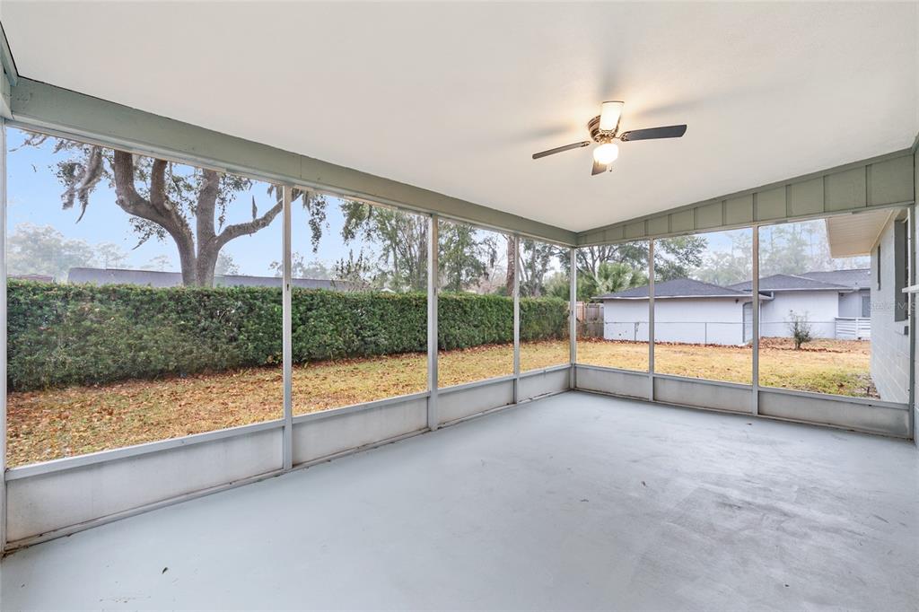 320 Southeast 41st Avenue Ocala, FL 34471 - Photo 32 of 45 a view of an empty room with windows
