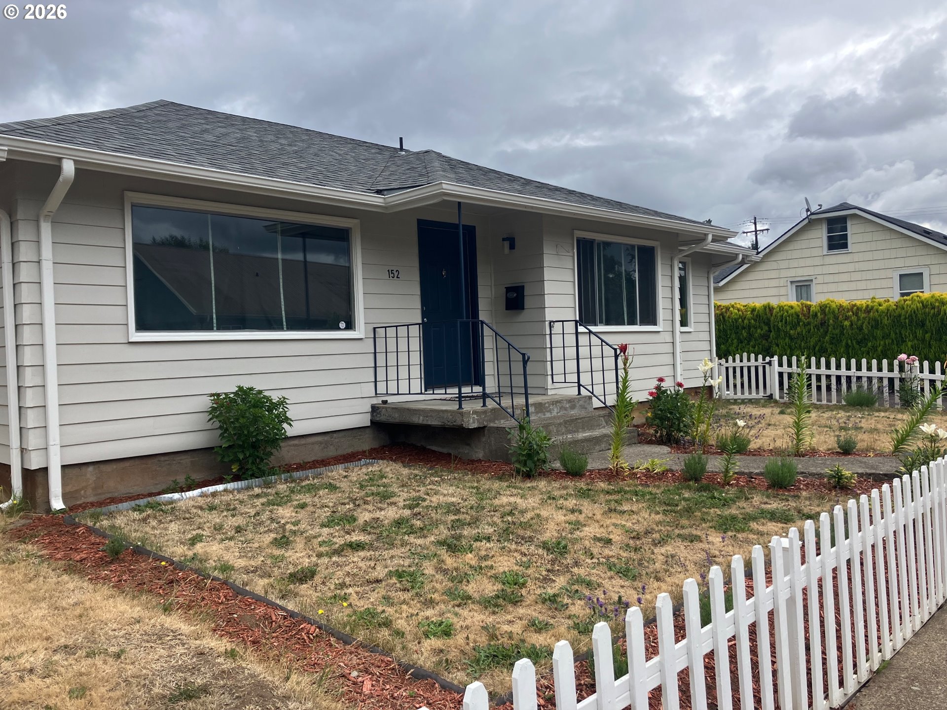 152 West C Street Springfield, OR 97477 - Photo 4 of 39