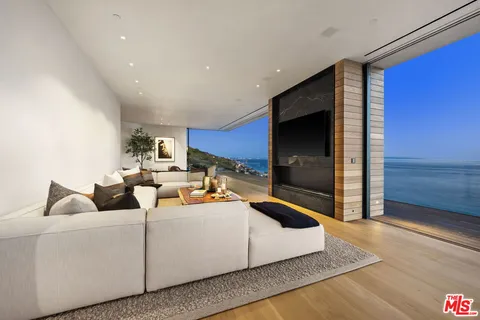 $30,000,000 | Undisclosed Address, Malibu, CA 90265