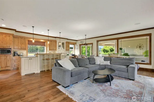 $638,000 | 45 North Welcome Slough Road, Cathlamet, WA 98612