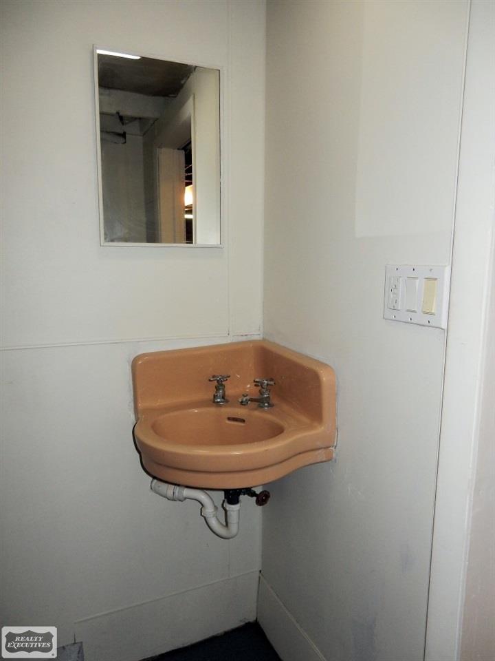 2159 Adams Road Oakland, MI 48363 - Photo 36 of 67 31287304-35.JPG
