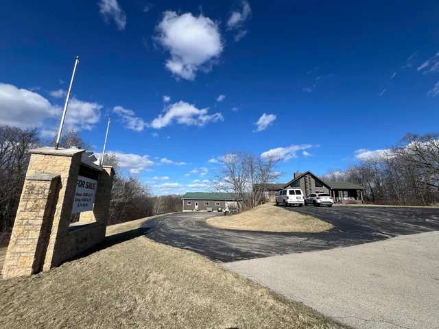 a view of a yard with street