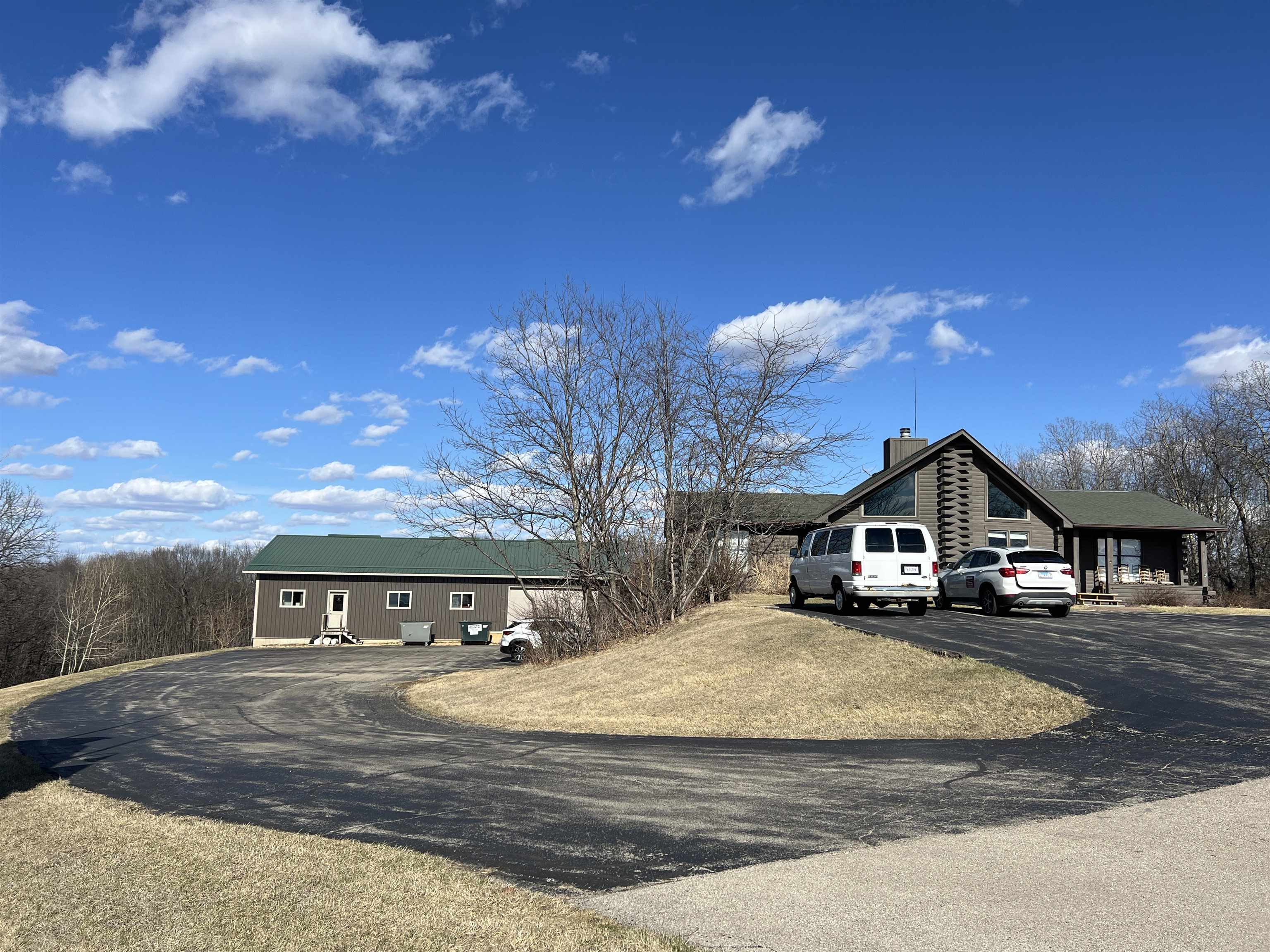 5140 Highway 20 Galena, IL 61036 - Photo 3 of 38 a view of a big house with a big yard