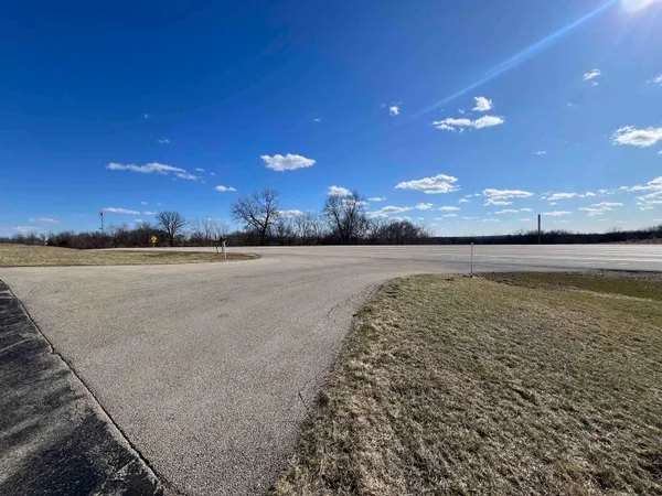 $695,000 | 5140 Highway 20, Galena, IL 61036
