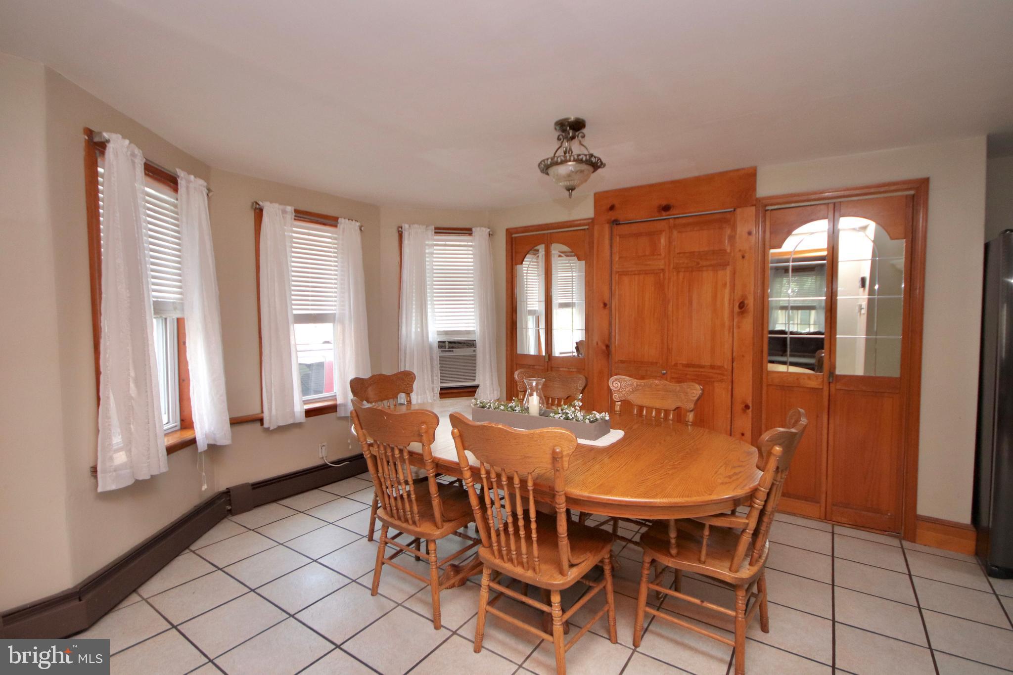 636 Democrat Road Gibbstown, NJ 08027 - Photo 16 of 28 Eat- In Kitchen
