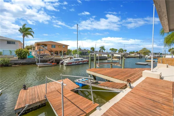 $399,900 | 7604 Hatteras Drive, Hudson, FL 34667