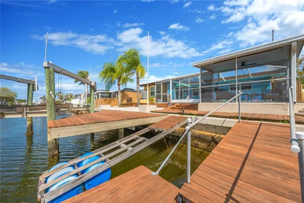 $399,900 | 7604 Hatteras Drive, Hudson, FL 34667