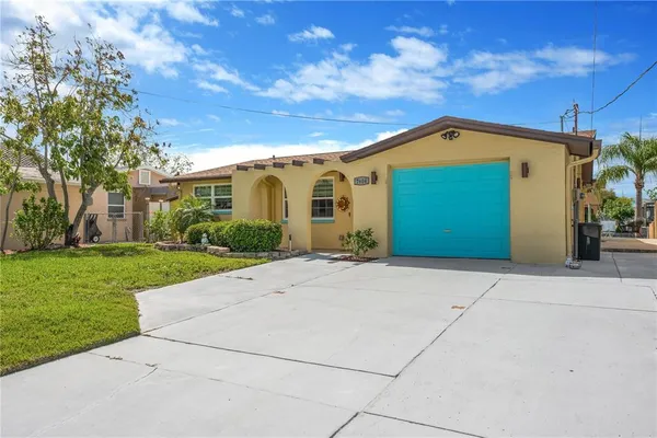 $399,900 | 7604 Hatteras Drive, Hudson, FL 34667