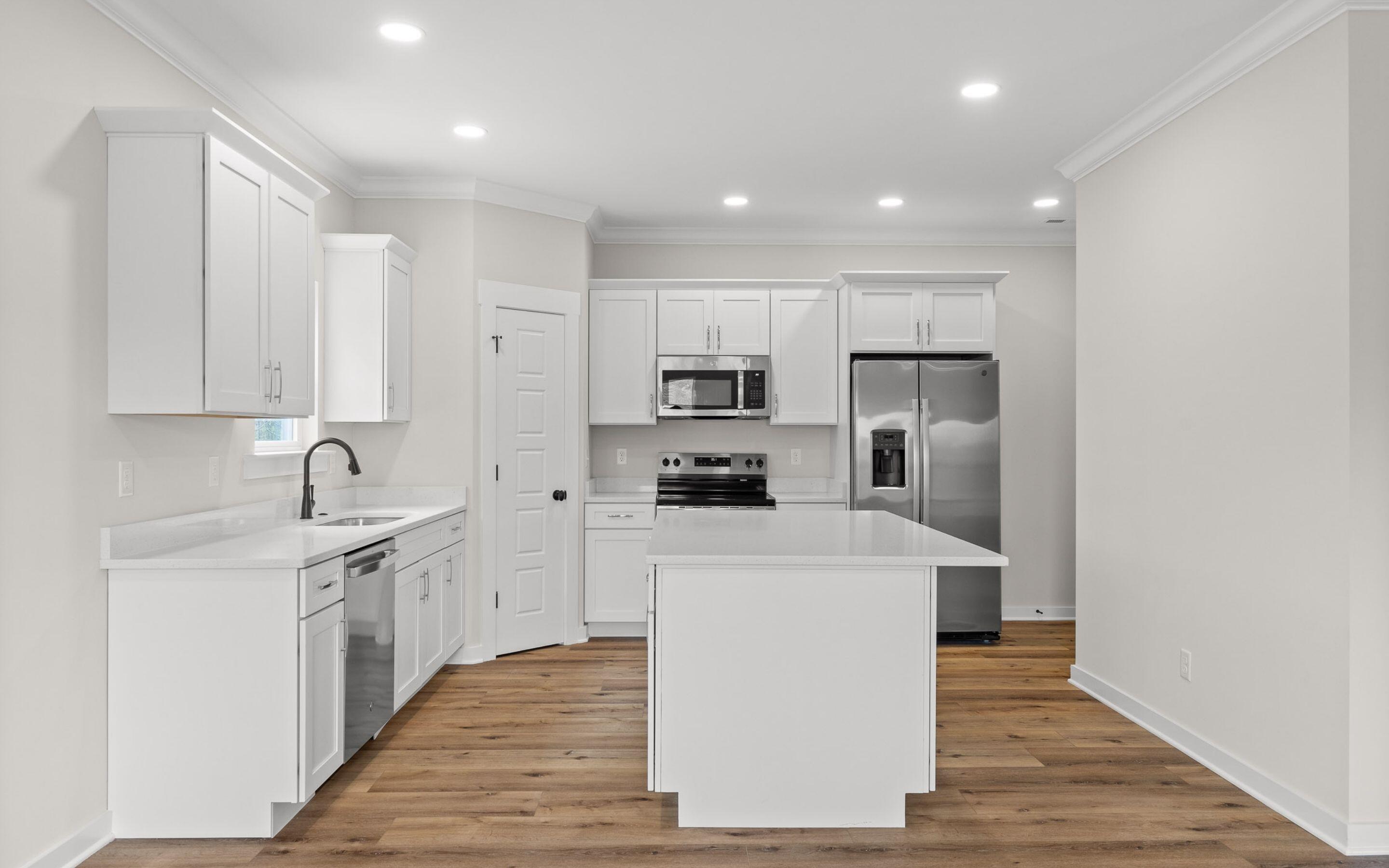459 Candytuft Lane Hixson, TN 37343 - Photo 6 of 38 Kitchen