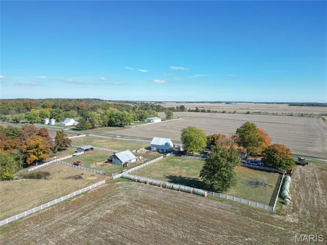 $1,407,600 | Tbd Red Ball Trail, Coffeen, IL 62017