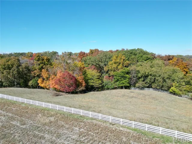 $1,407,600 | Tbd Red Ball Trail, Coffeen, IL 62017