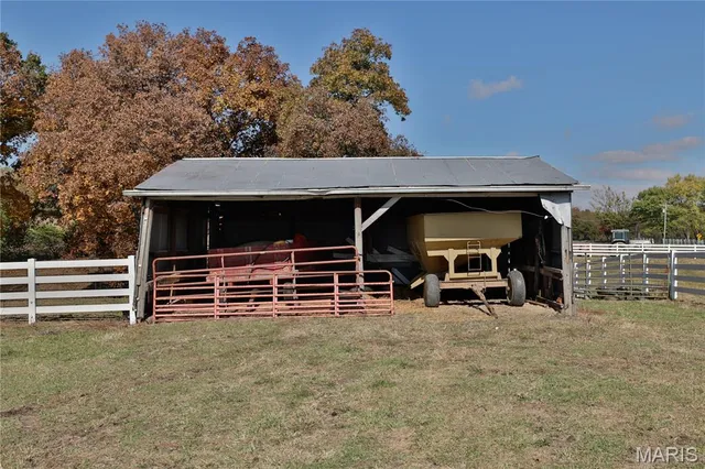 $1,407,600 | Tbd Red Ball Trail, Coffeen, IL 62017