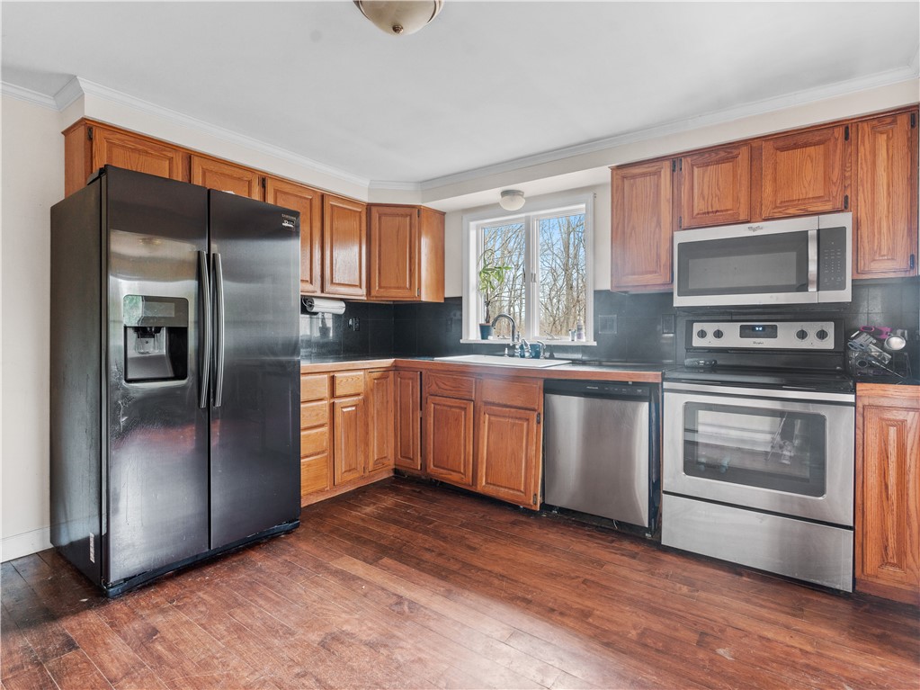 7 Walker Road Foster, RI 02825 - Photo 4 of 22