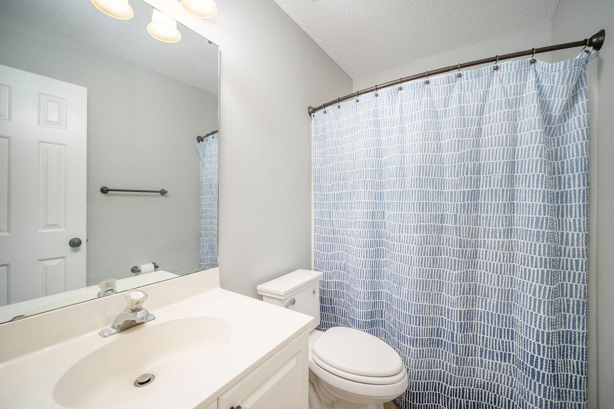3258 Tabor Road Mount Pleasant, SC 29466 - Photo 19 of 24 Hall Bath