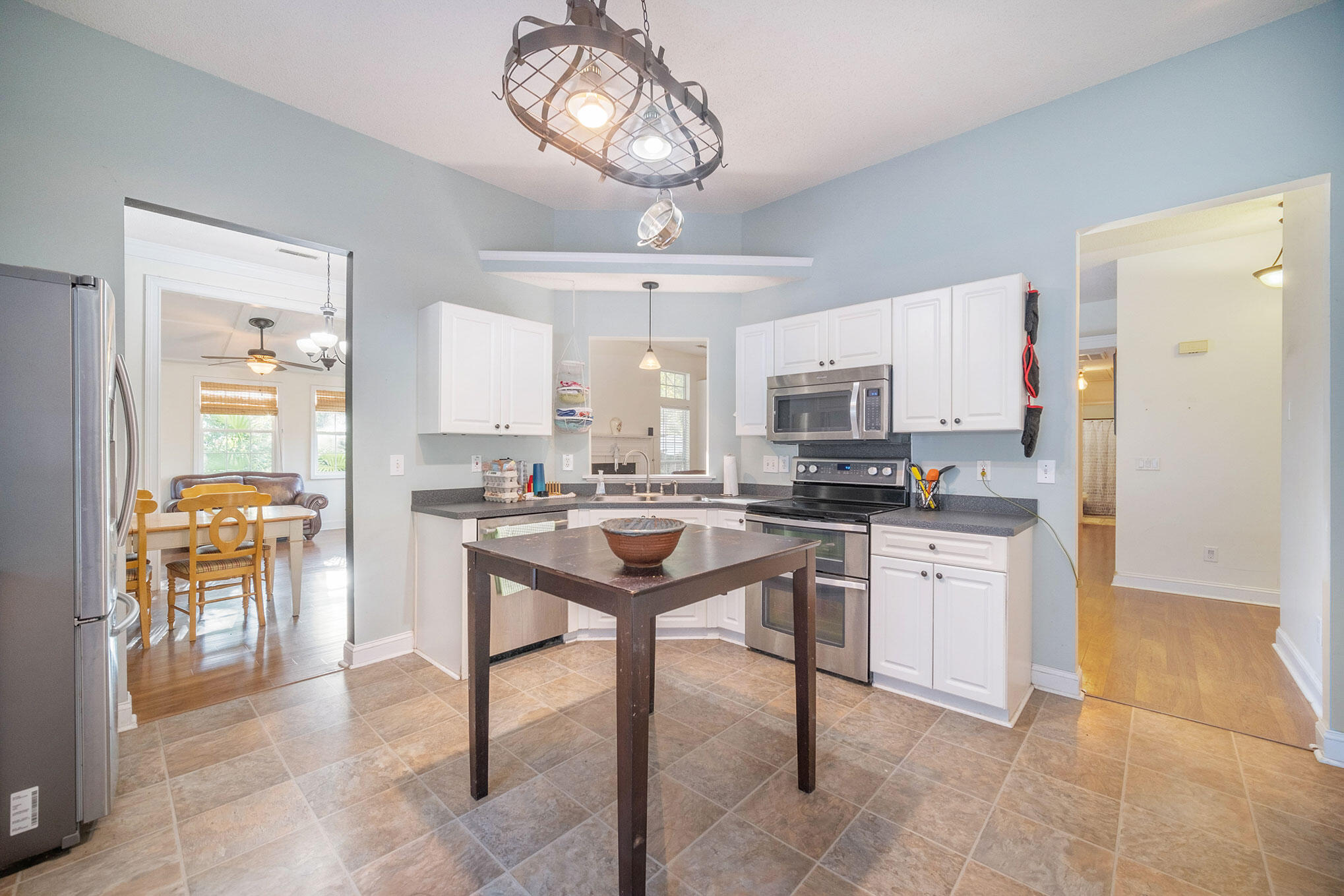 3258 Tabor Road Mount Pleasant, SC 29466 - Photo 9 of 24 Kitchen