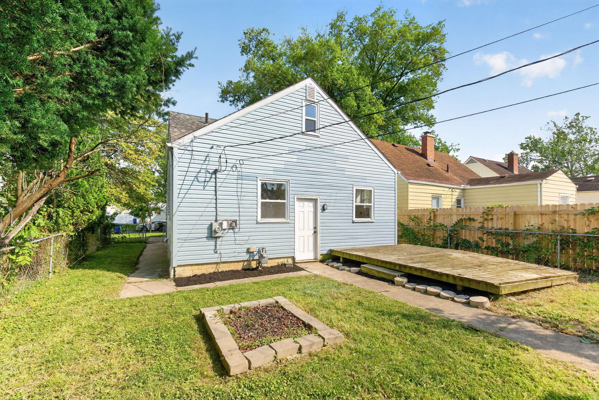 805 Chestershire Road Columbus, OH 43204 - Photo 40 of 43 805 Chestershire Rd (Exterior)-10