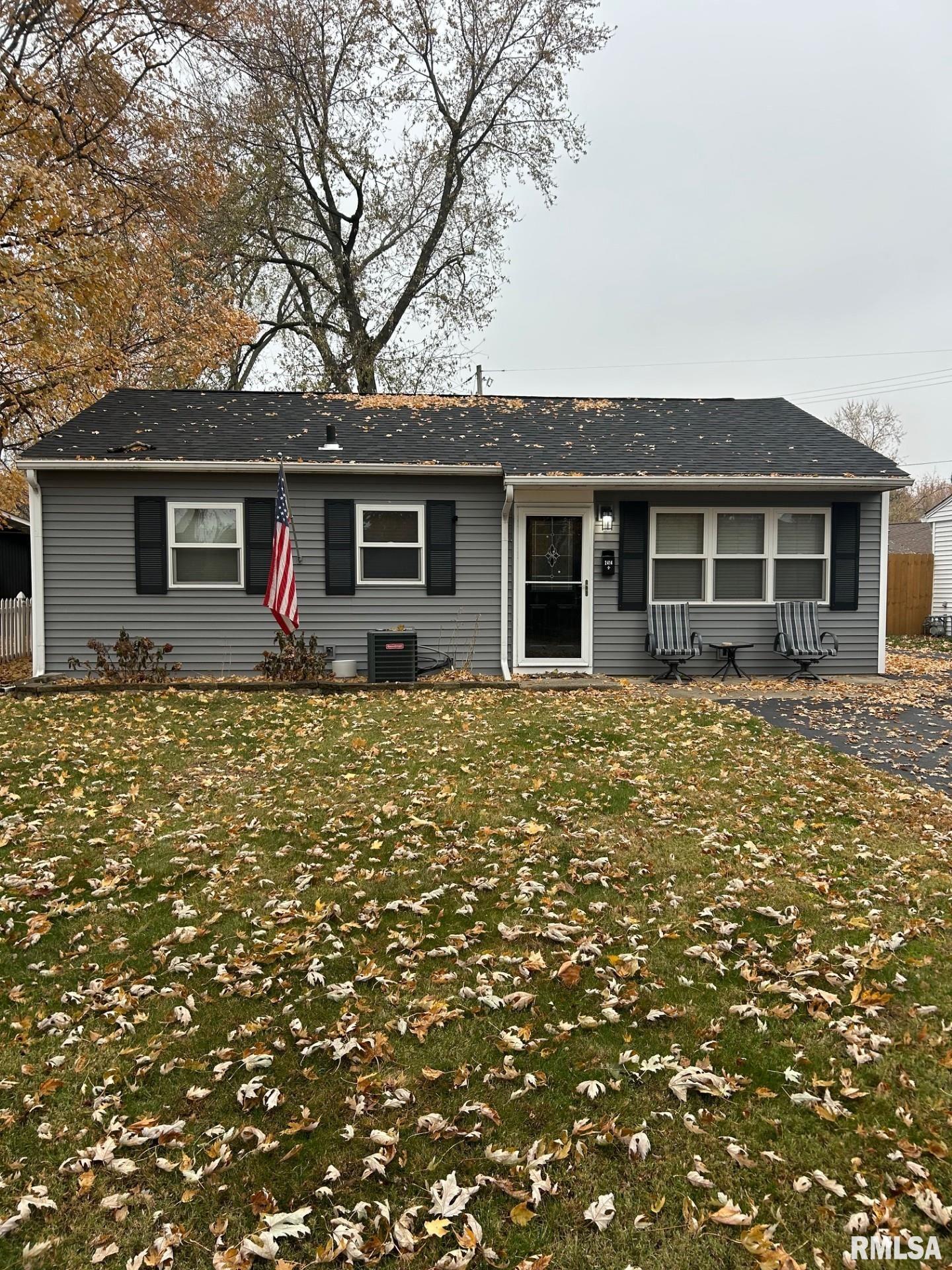 2414 East Devonshire Road Springfield, IL 62703 - Photo 1 of 13