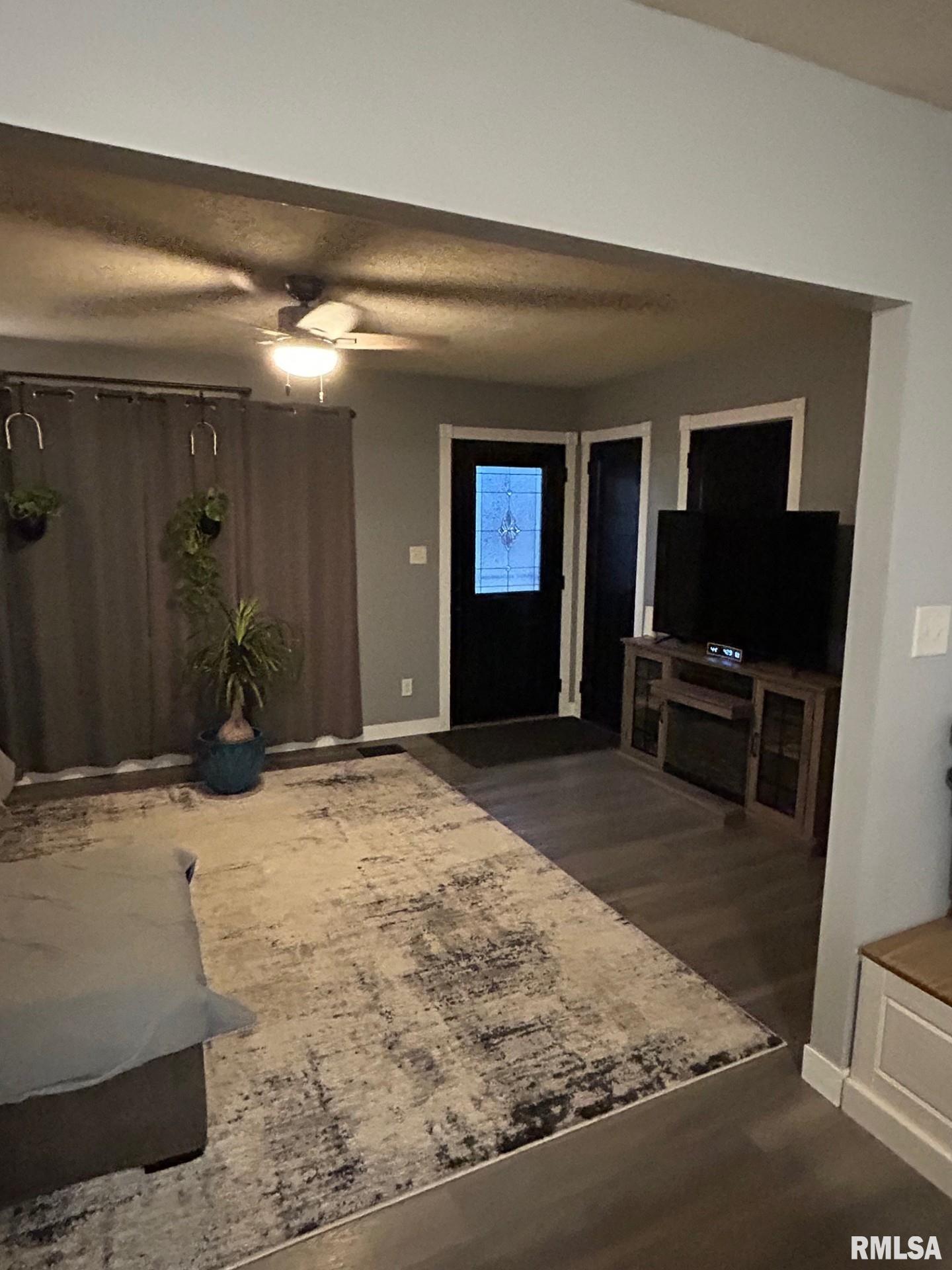 2414 East Devonshire Road Springfield, IL 62703 - Photo 3 of 13