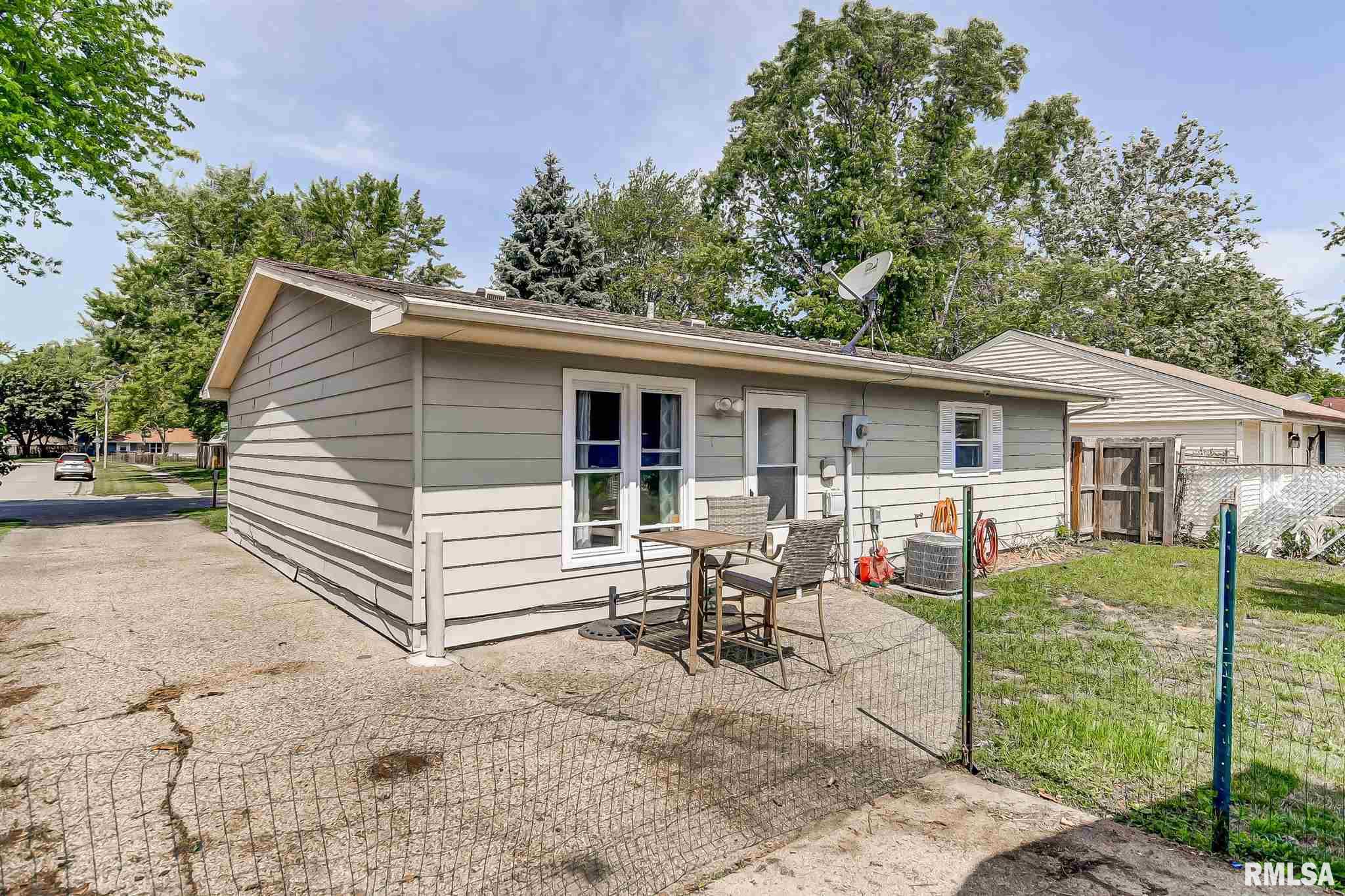 1824 Stonehenge Road Springfield, IL 62702 - Photo 23 of 26