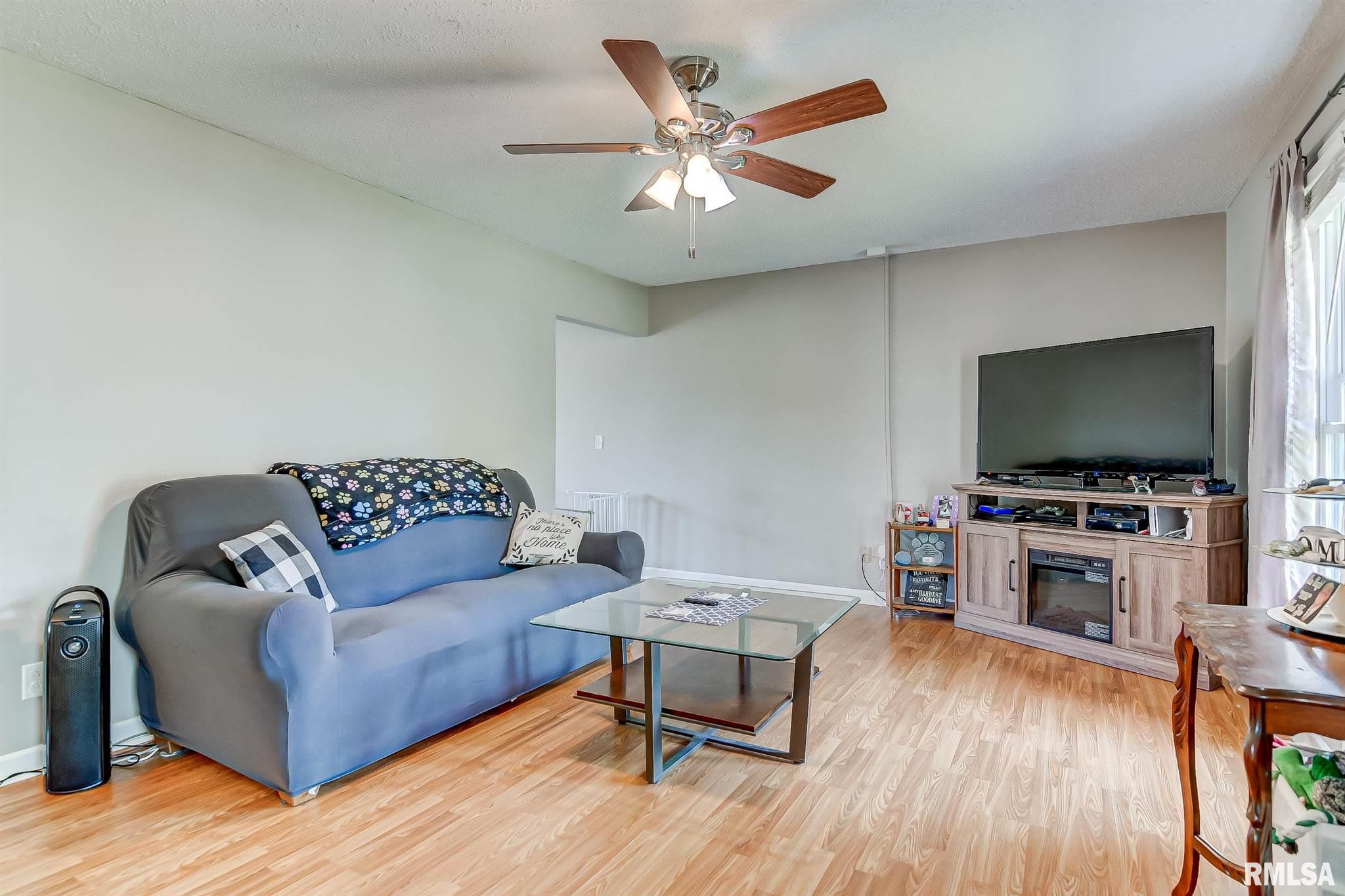 1824 Stonehenge Road Springfield, IL 62702 - Photo 5 of 26